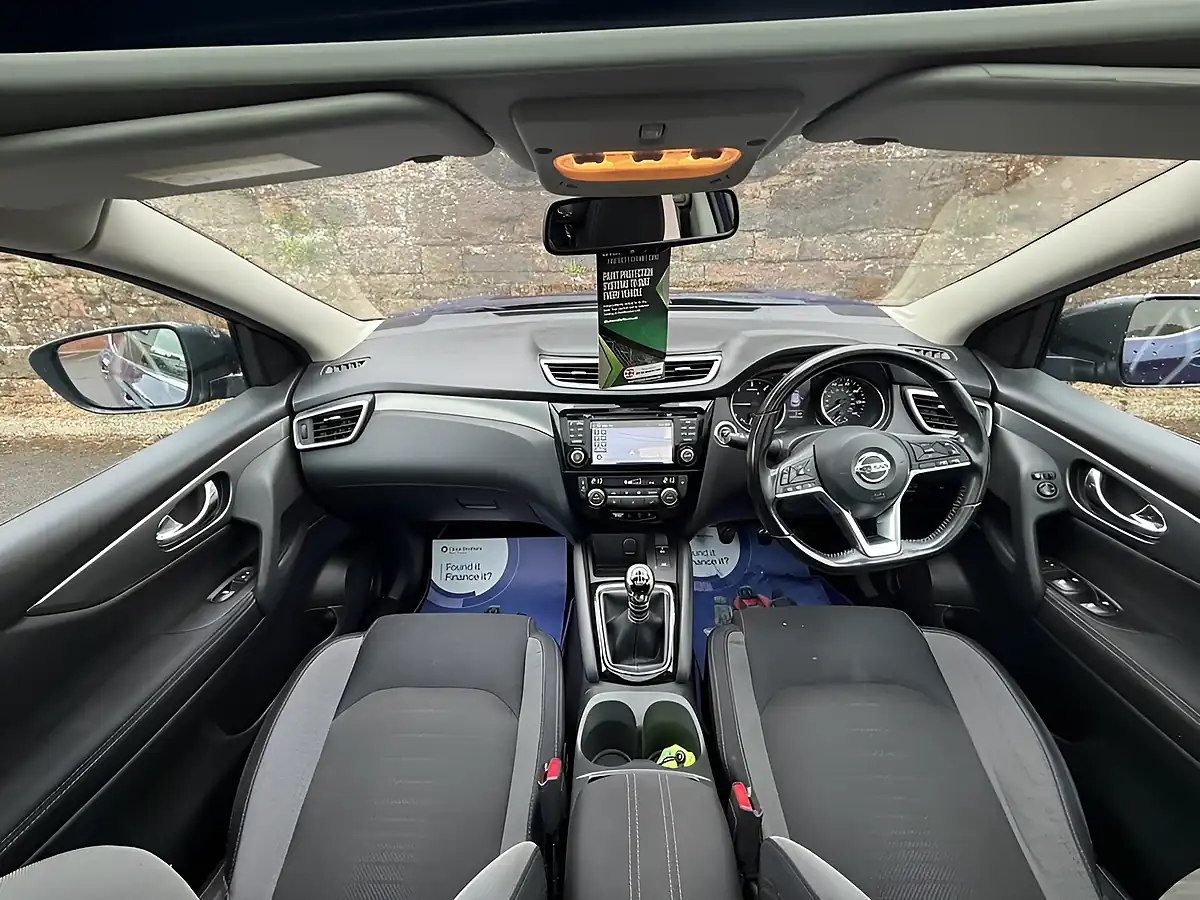 Used 2017 Nissan Qashqai N-Connecta Blue - Interior and Exterior details 15