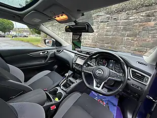 Used 2017 Nissan Qashqai N-Connecta Blue - Interior and Exterior details 18