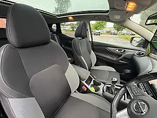 Used 2017 Nissan Qashqai N-Connecta Blue - Interior and Exterior details 19