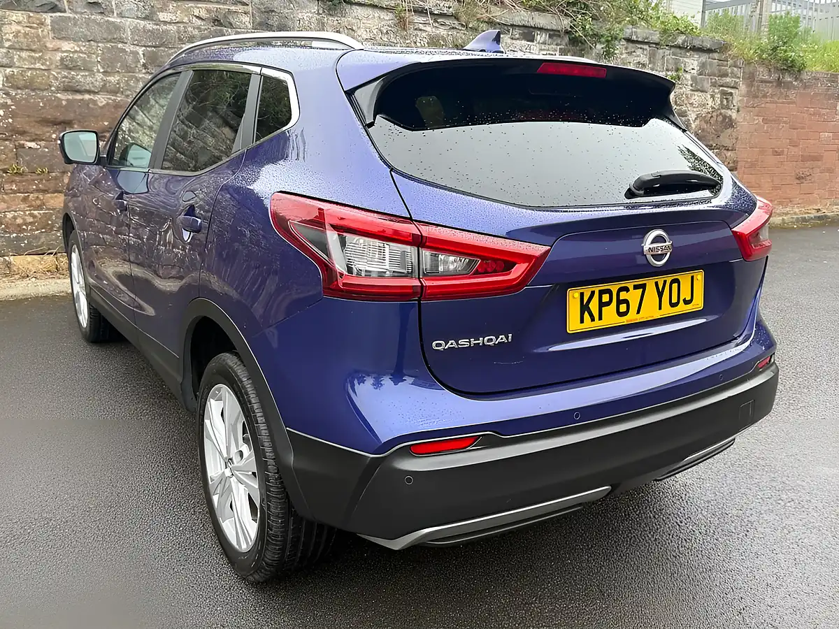 Used 2017 Nissan Qashqai N-Connecta Blue - Interior and Exterior details 8