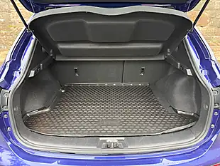 Used 2017 Nissan Qashqai N-Connecta Blue - Interior and Exterior details 9