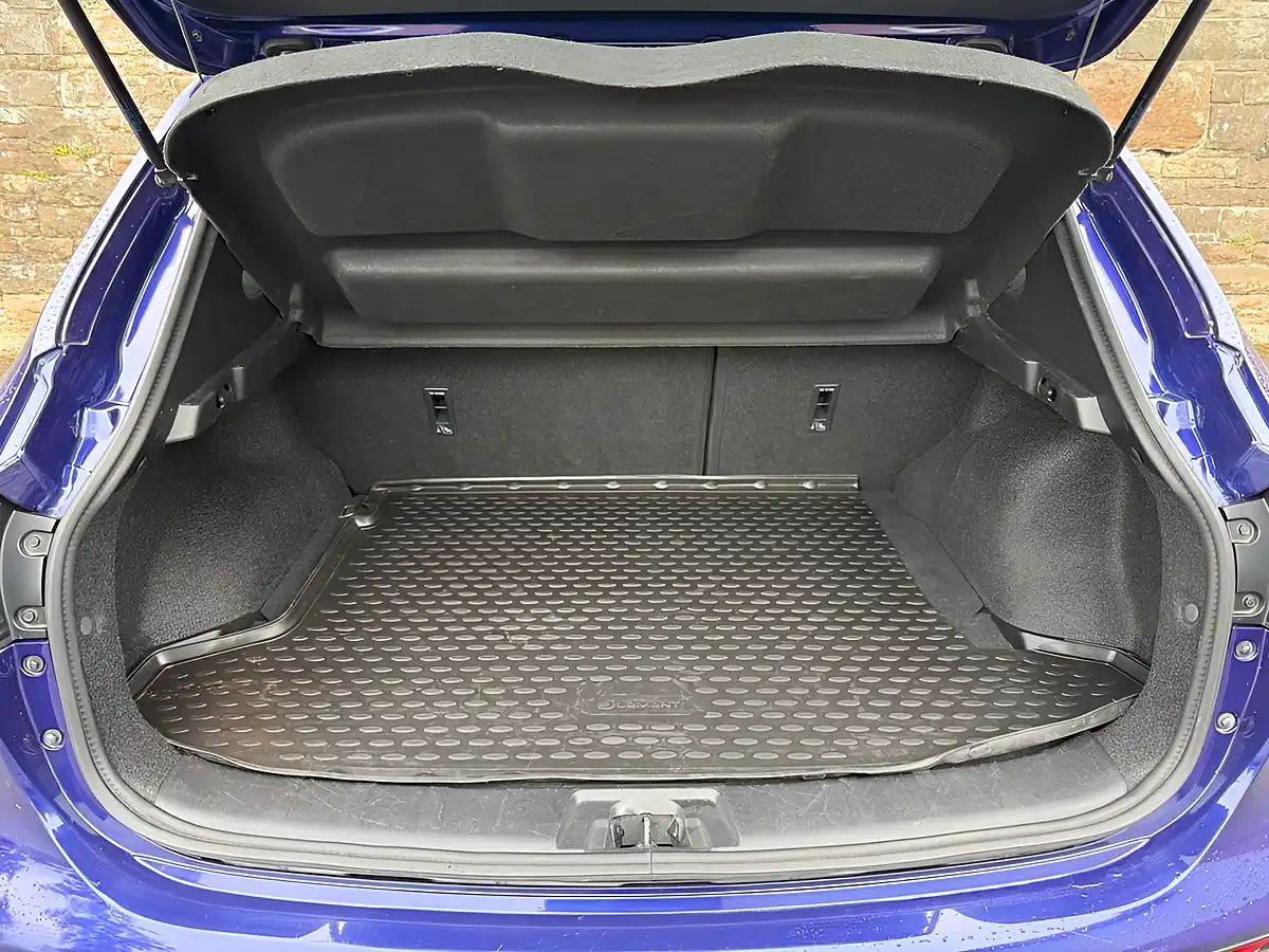 Used 2017 Nissan Qashqai N-Connecta Blue - Interior and Exterior details 9