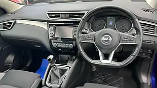 Used 2017 Nissan Qashqai N-Connecta Blue - Interior and Exterior details 11