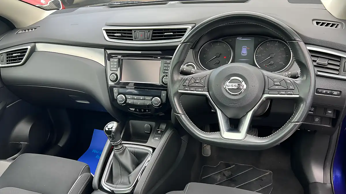 Used 2017 Nissan Qashqai N-Connecta Blue - Interior and Exterior details 11