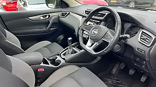 Used 2017 Nissan Qashqai N-Connecta Blue - Interior and Exterior details 13