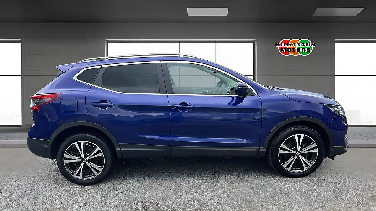 Used 2017 Nissan Qashqai N-Connecta Blue - Interior and Exterior details 16
