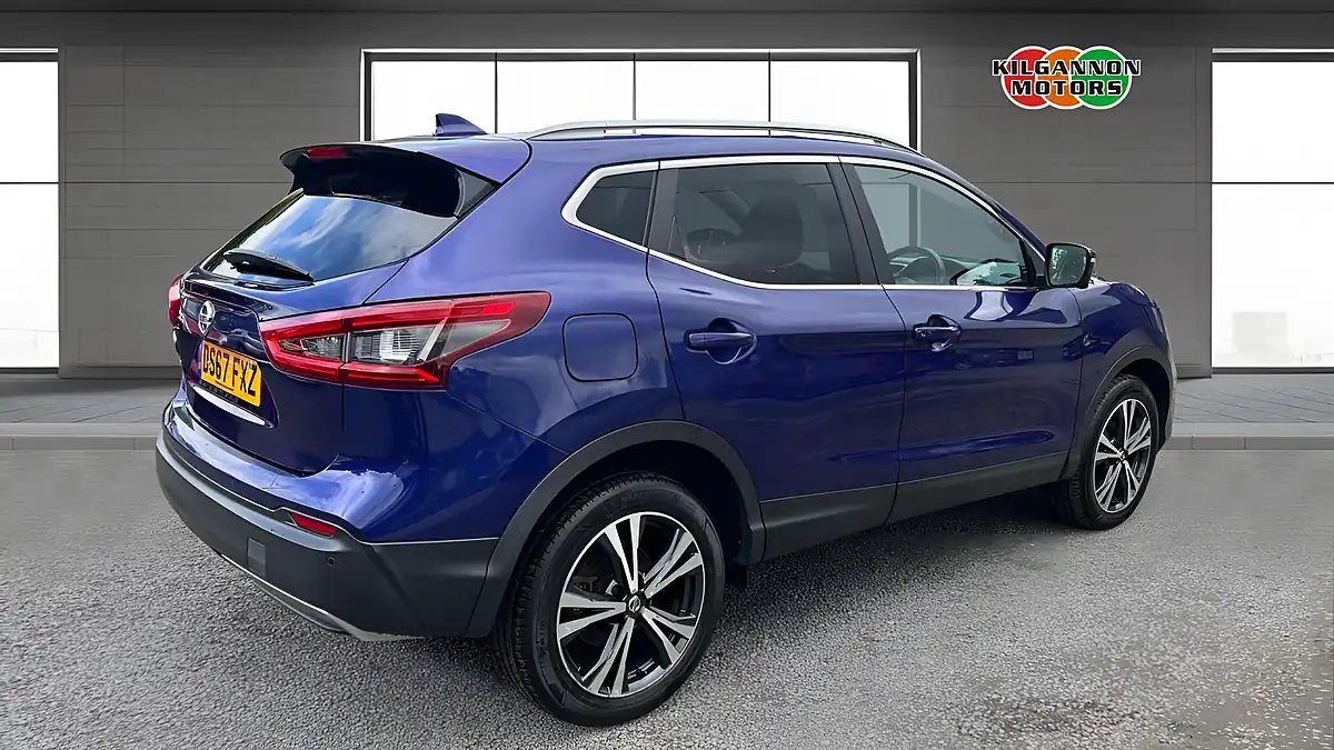 Used 2017 Nissan Qashqai N-Connecta Blue - Interior and Exterior details 18