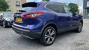 Used 2017 Nissan Qashqai N-Connecta Blue - Interior and Exterior details 20