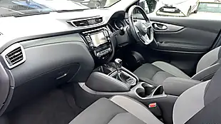 Used 2017 Nissan Qashqai N-Connecta Blue - Interior and Exterior details 6
