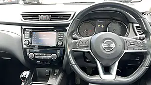 Used 2017 Nissan Qashqai N-Connecta Blue - Interior and Exterior details 7