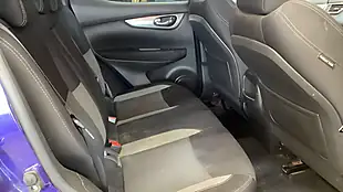Used 2017 Nissan Qashqai N-Connecta Blue - Interior and Exterior details 10