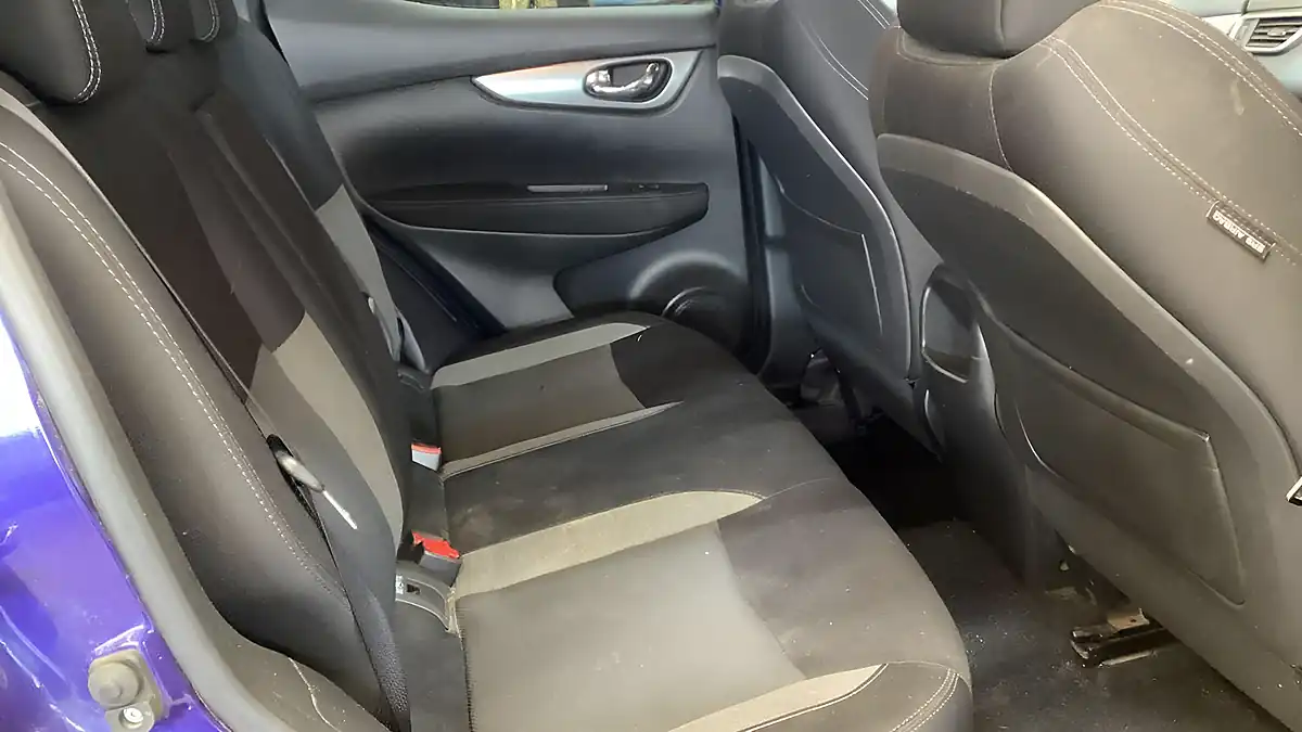 Used 2017 Nissan Qashqai N-Connecta Blue - Interior and Exterior details 10