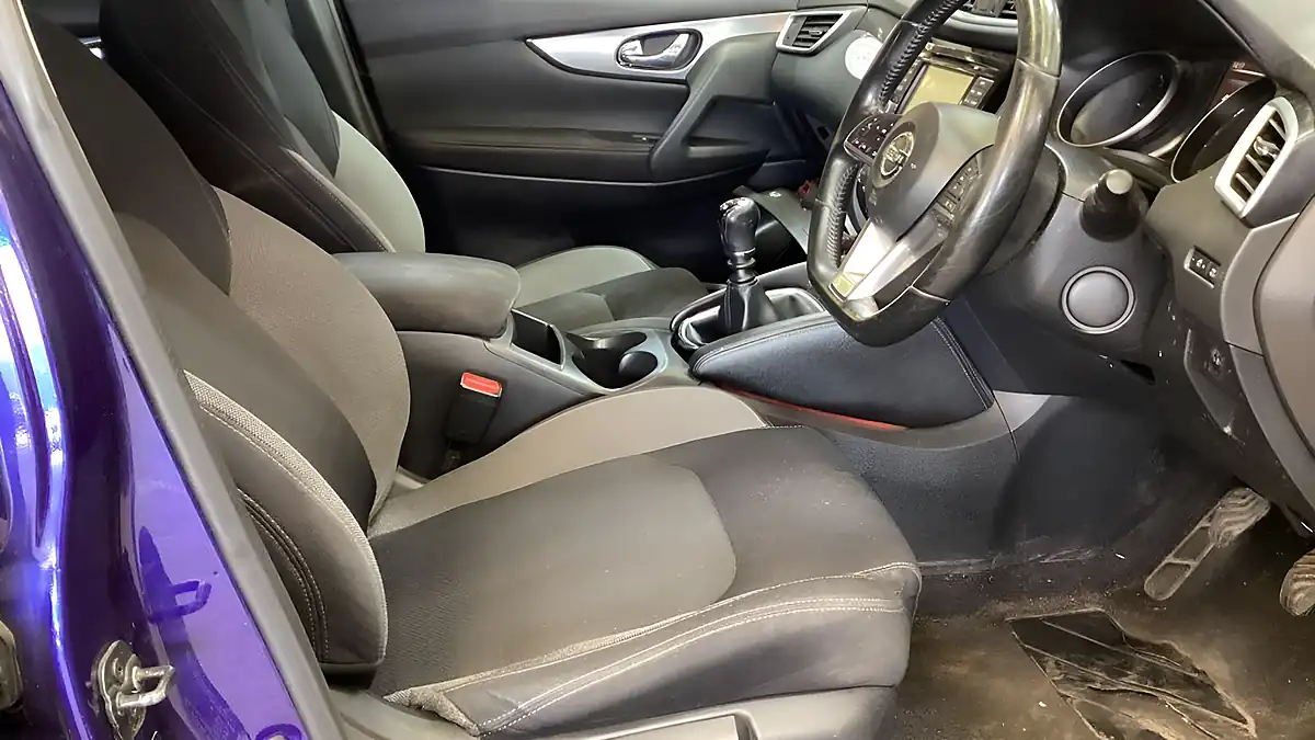Used 2017 Nissan Qashqai N-Connecta Blue - Interior and Exterior details 11