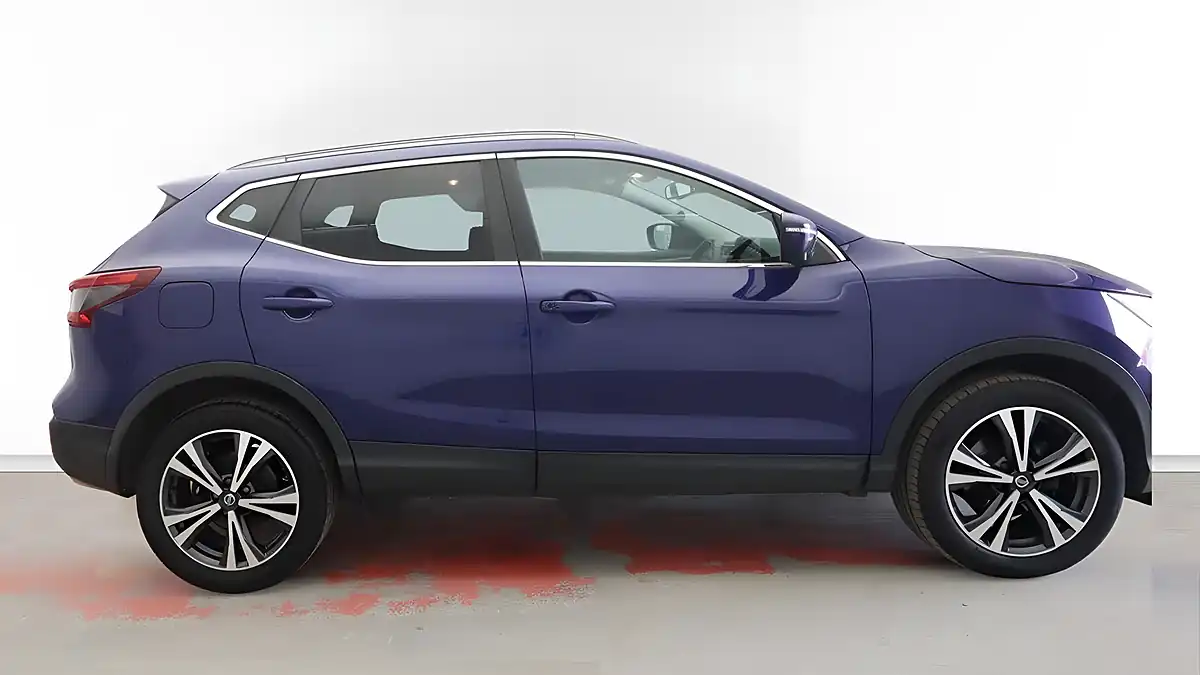 Used 2017 Nissan Qashqai N-Connecta Blue - Interior and Exterior details 5