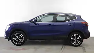 Used 2017 Nissan Qashqai N-Connecta Blue - Interior and Exterior details 6