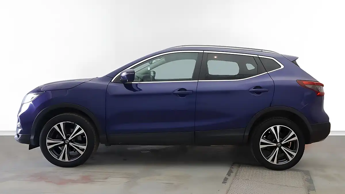 Used 2017 Nissan Qashqai N-Connecta Blue - Interior and Exterior details 6