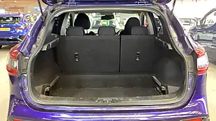 Used 2017 Nissan Qashqai N-Connecta Blue - Interior and Exterior details 9