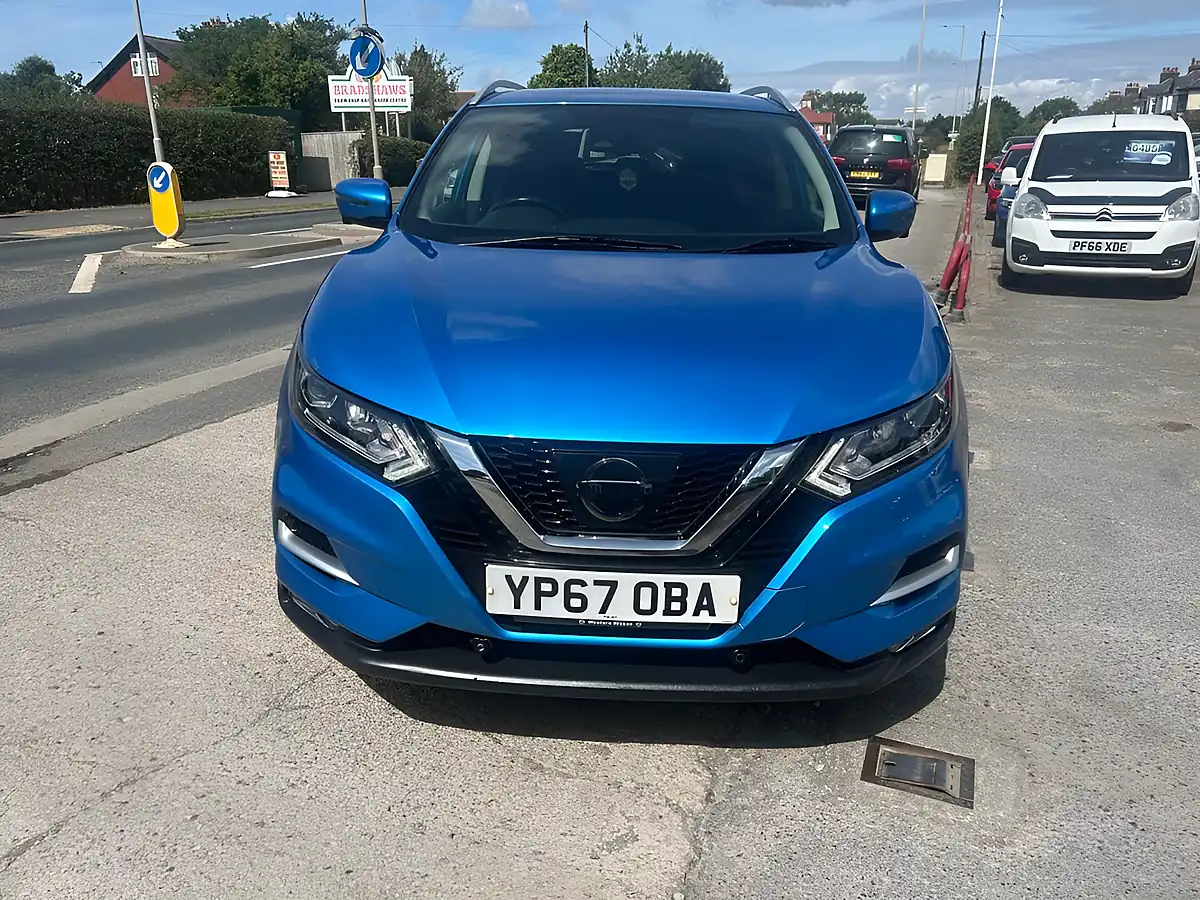Used 2017 Nissan Qashqai N-Connecta Blue - Interior and Exterior details 14