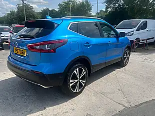 Used 2017 Nissan Qashqai N-Connecta Blue - Interior and Exterior details 3