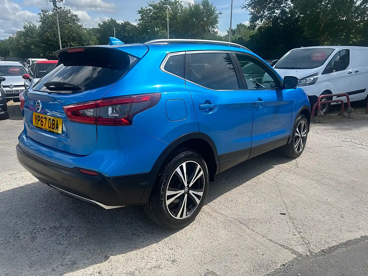 Used 2017 Nissan Qashqai N-Connecta Blue - Interior and Exterior details 3