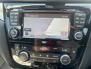 Used 2017 Nissan Qashqai N-Connecta Blue - Interior and Exterior details 4