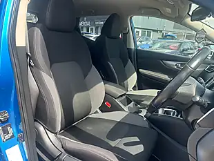 Used 2017 Nissan Qashqai N-Connecta Blue - Interior and Exterior details 9