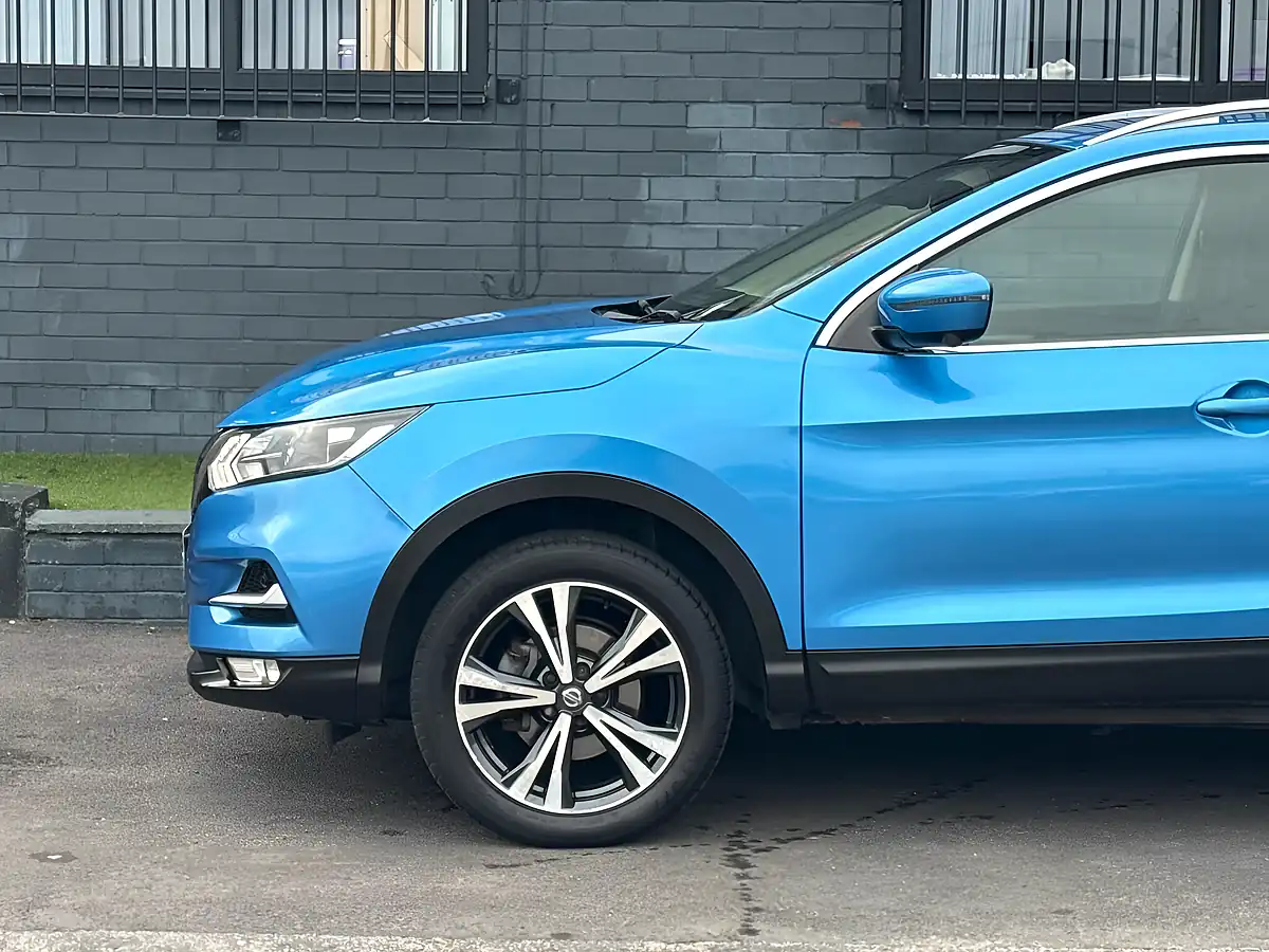 Used 2017 Nissan Qashqai N-Connecta Blue - Interior and Exterior details 11
