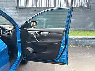 Used 2017 Nissan Qashqai N-Connecta Blue - Interior and Exterior details 15