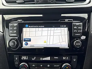 Used 2017 Nissan Qashqai N-Connecta Blue - Interior and Exterior details 17