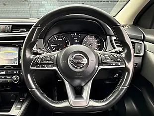 Used 2017 Nissan Qashqai N-Connecta Blue - Interior and Exterior details 18