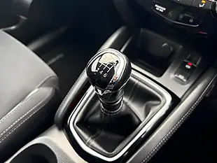 Used 2017 Nissan Qashqai N-Connecta Blue - Interior and Exterior details 3