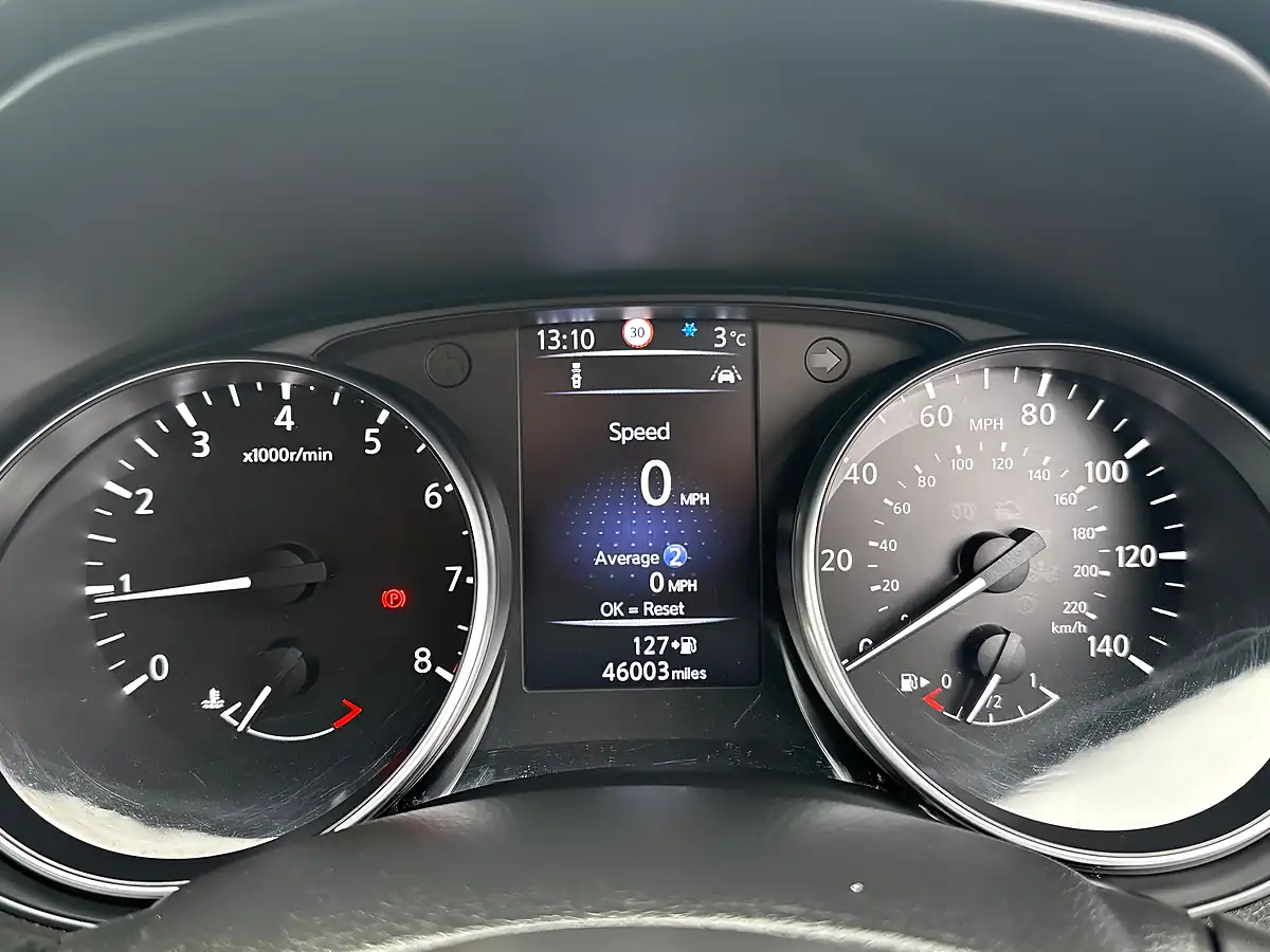 Used 2017 Nissan Qashqai N-Connecta Blue - Interior and Exterior details 4