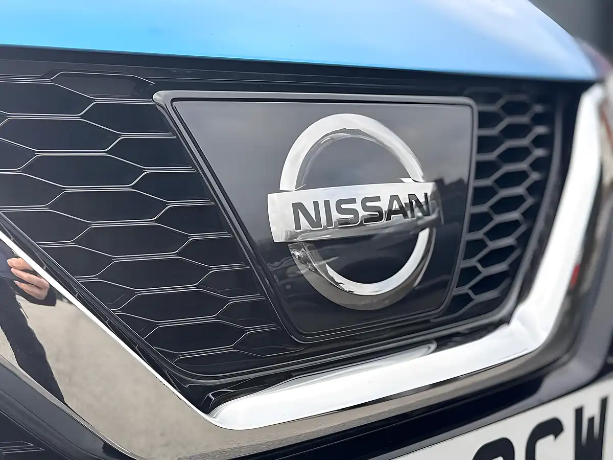 Used 2017 Nissan Qashqai N-Connecta Blue - Interior and Exterior details 9