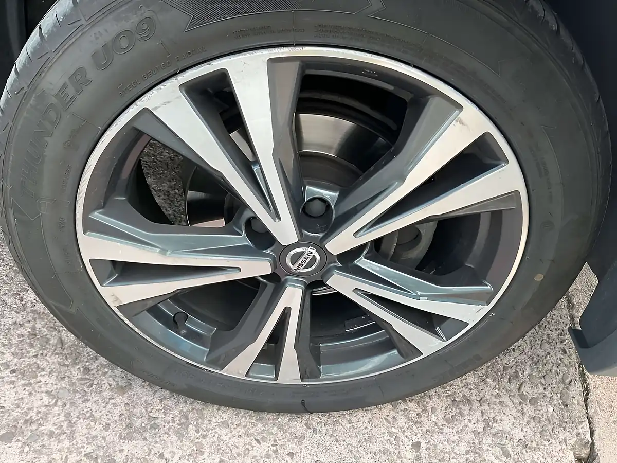 Used 2017 Nissan Qashqai N-Connecta Blue - Interior and Exterior details 7