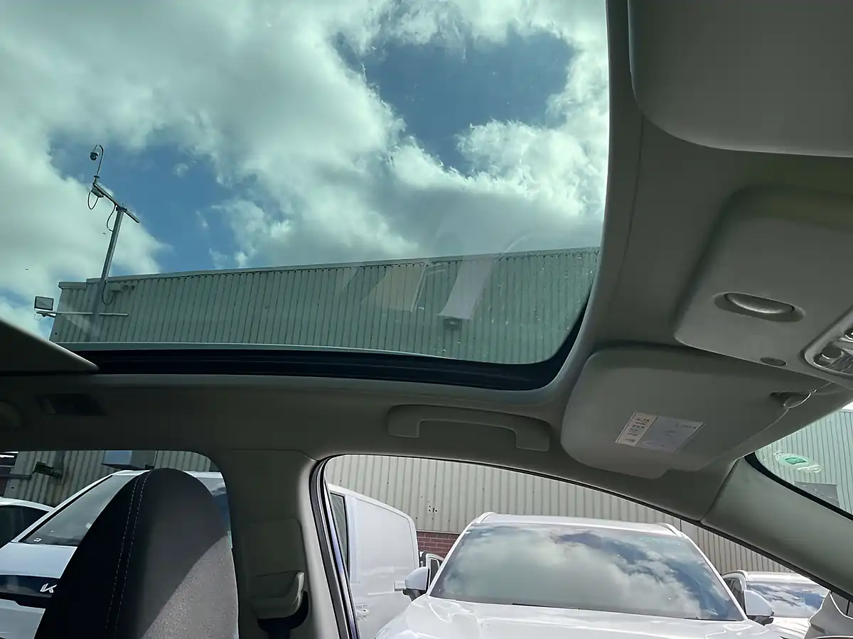 Used 2017 Nissan Qashqai N-Connecta Blue - Interior and Exterior details 8