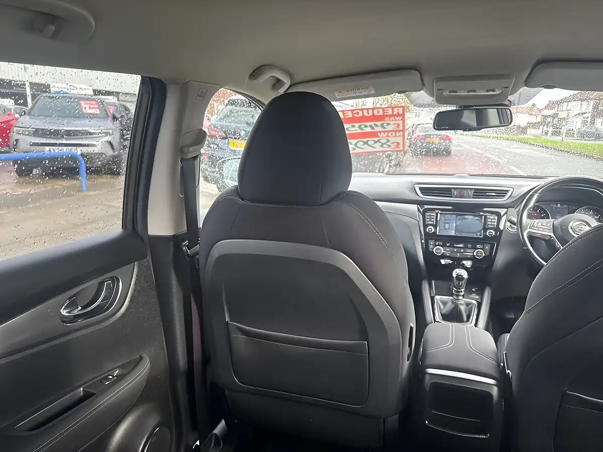 Used 2017 Nissan Qashqai N-Connecta Bronze - Interior and Exterior details 13