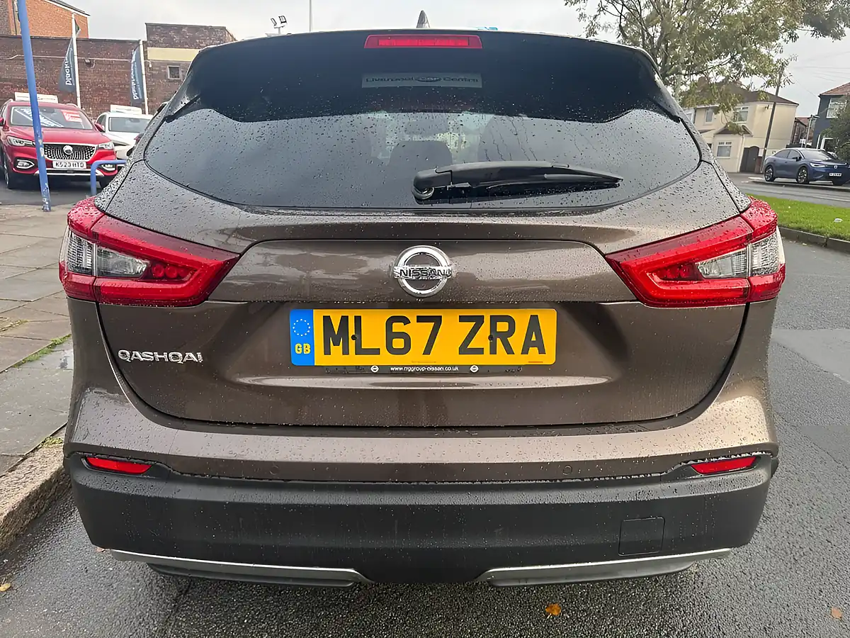 Used 2017 Nissan Qashqai N-Connecta Bronze - Interior and Exterior details 3