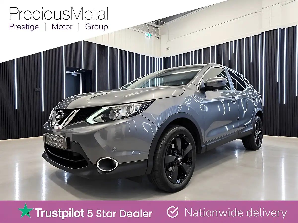 Used 2017 Nissan Qashqai N-Connecta Grey/Grey - Front View