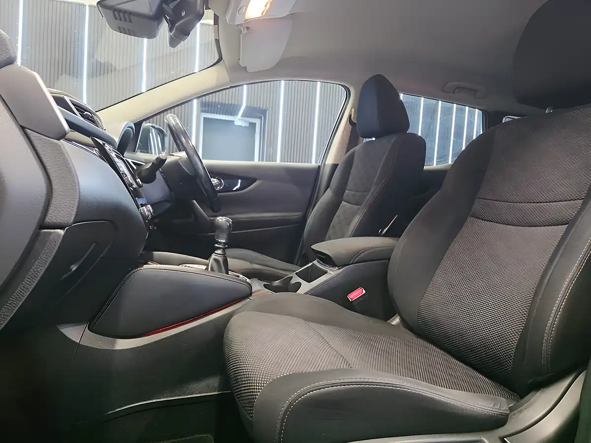Used 2017 Nissan Qashqai N-Connecta Grey/Grey - Interior and Exterior details 12
