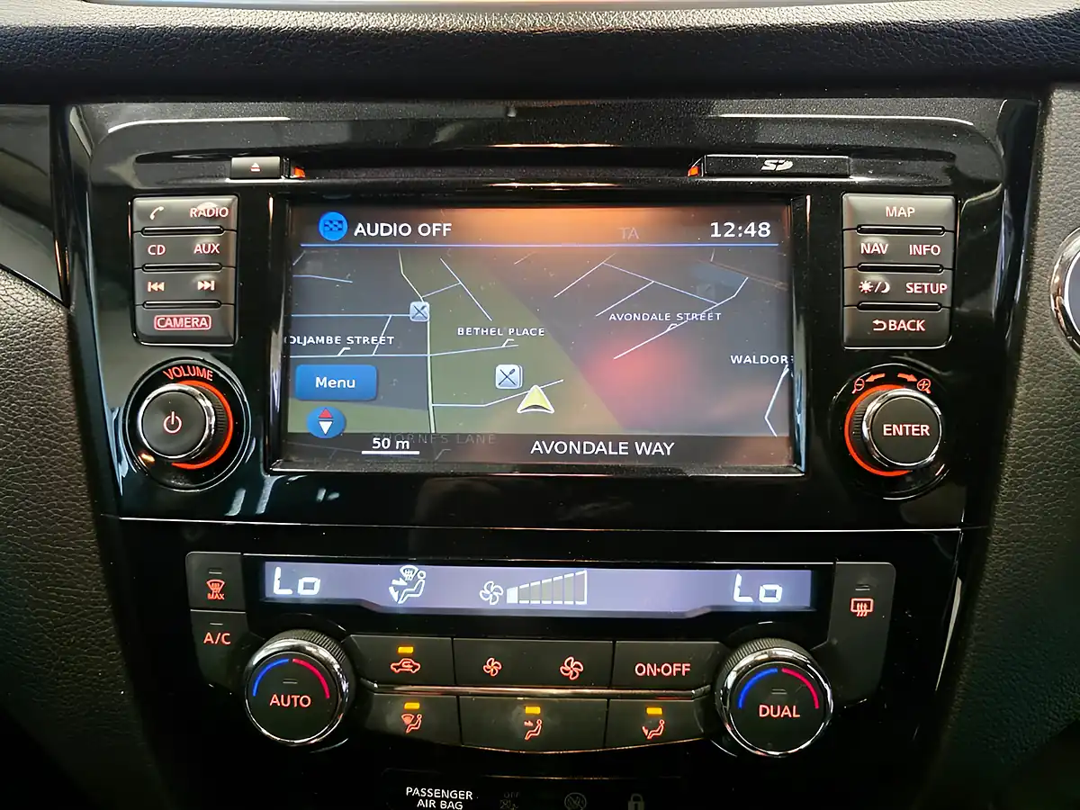 Used 2017 Nissan Qashqai N-Connecta Grey/Grey - Interior and Exterior details 13