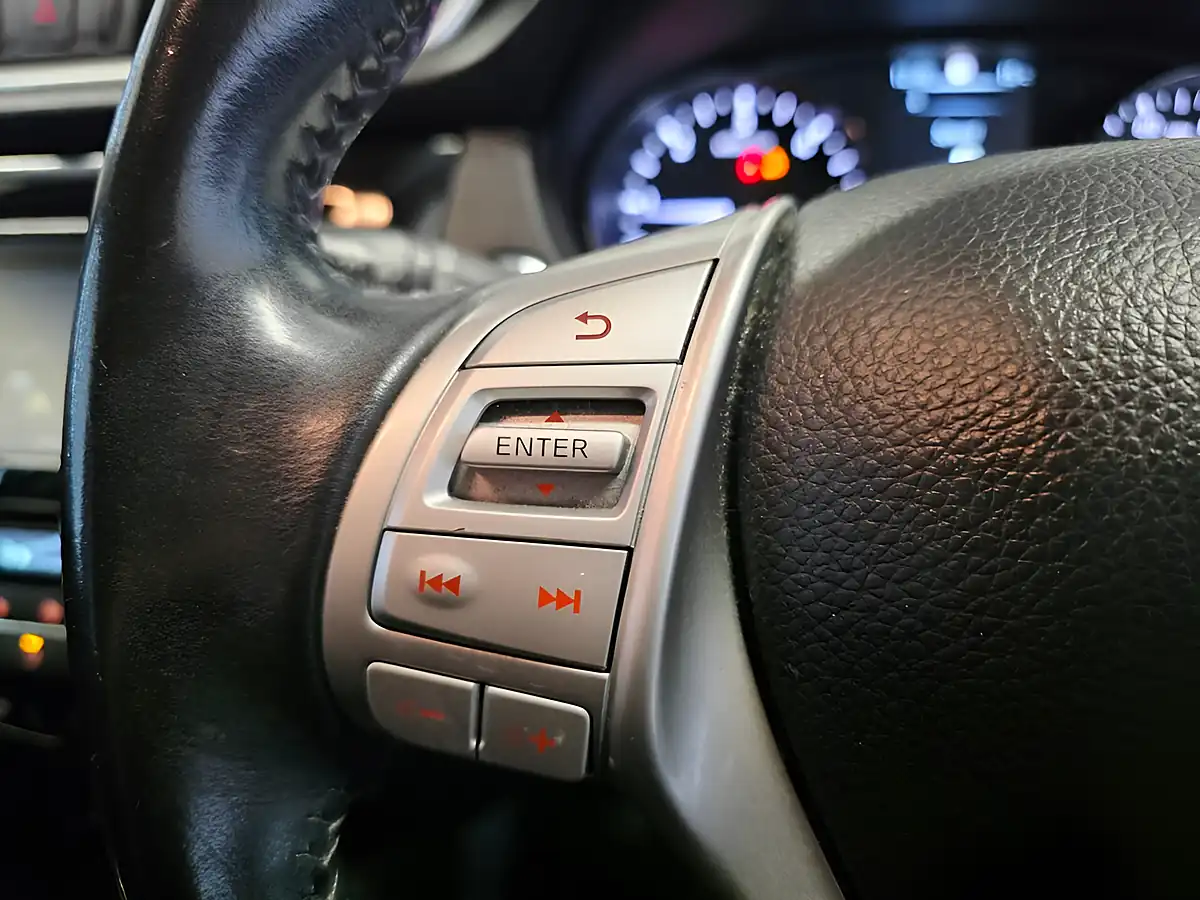 Used 2017 Nissan Qashqai N-Connecta Grey/Grey - Interior and Exterior details 17