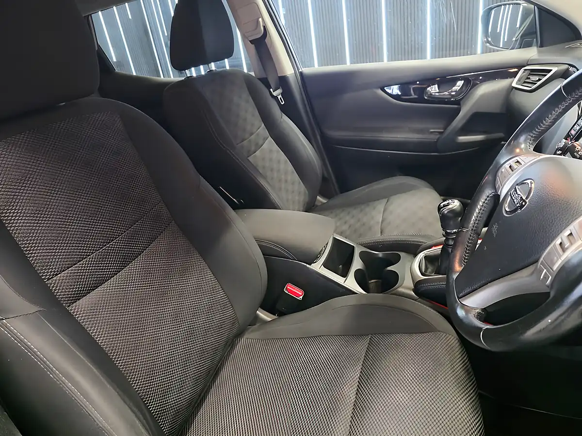 Used 2017 Nissan Qashqai N-Connecta Grey/Grey - Interior and Exterior details 19