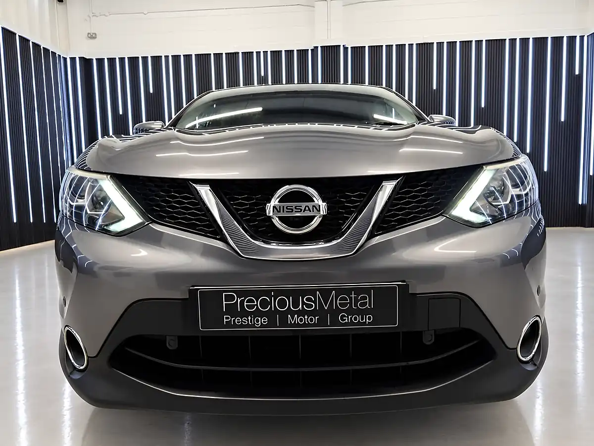 Used 2017 Nissan Qashqai N-Connecta Grey/Grey - Interior and Exterior details 3