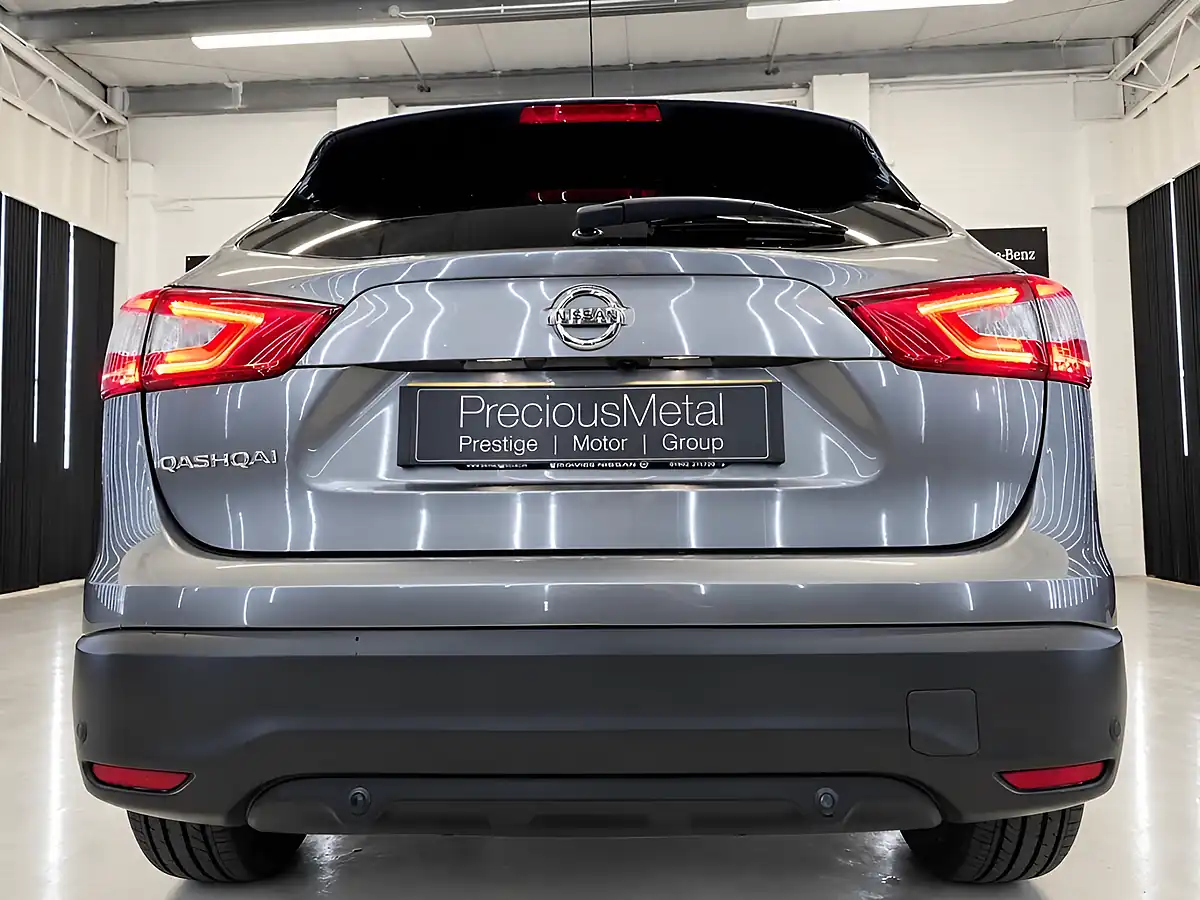 Used 2017 Nissan Qashqai N-Connecta Grey/Grey - Interior and Exterior details 4