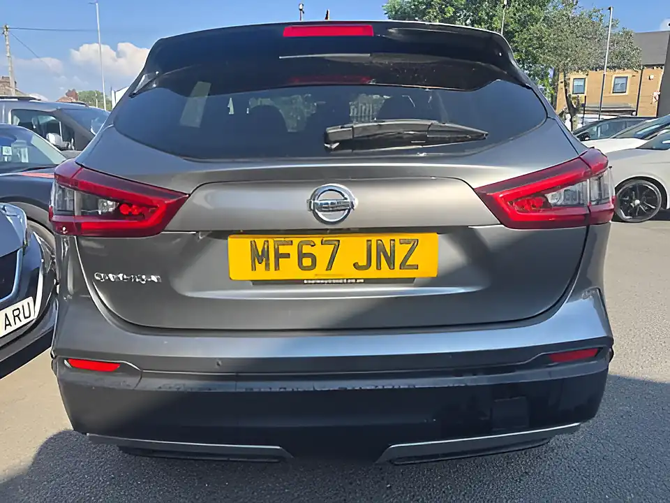 Used 2017 Nissan Qashqai N-Connecta Grey - Interior and Exterior details 3