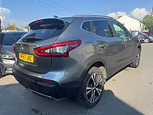Used 2017 Nissan Qashqai N-Connecta Grey - Interior and Exterior details 5