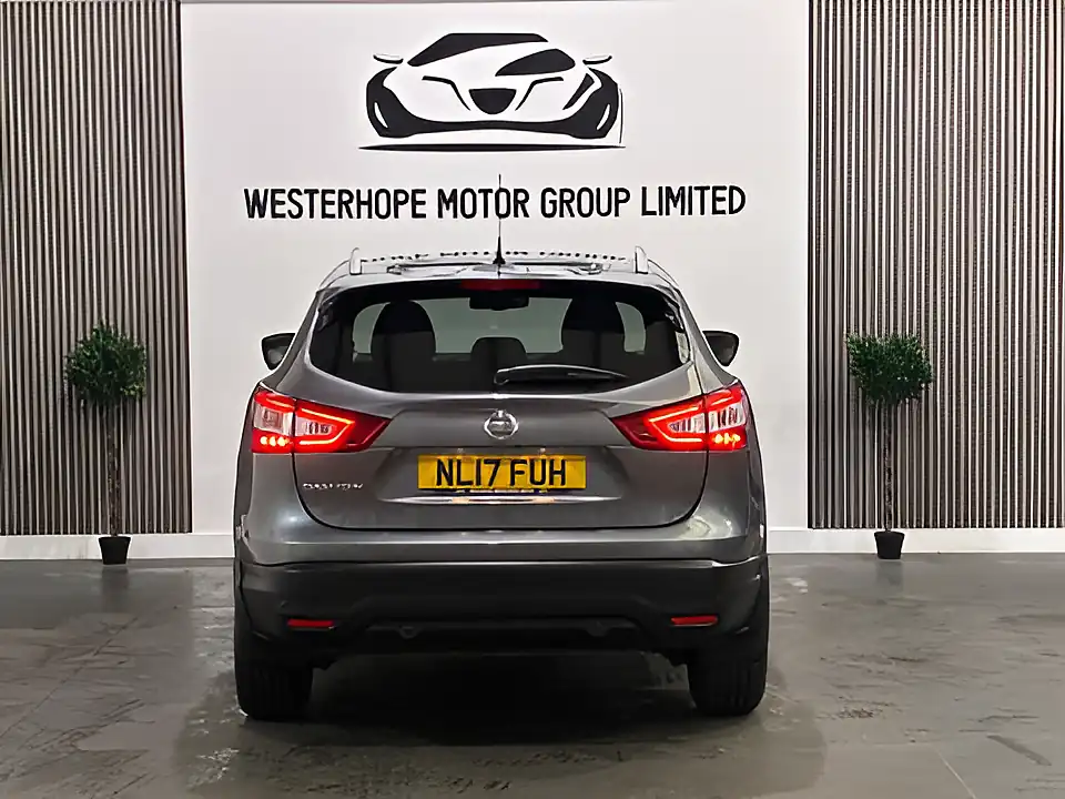 Used 2017 Nissan Qashqai N-Connecta Grey - Interior and Exterior details 11