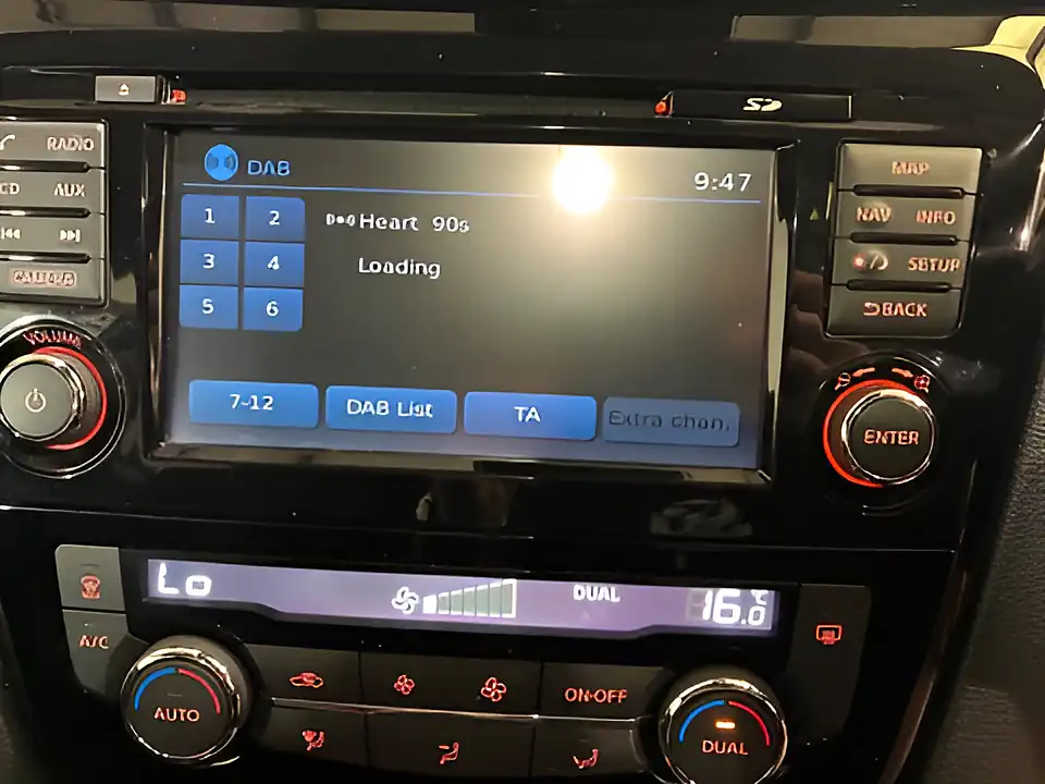 Used 2017 Nissan Qashqai N-Connecta Grey - Interior and Exterior details 15