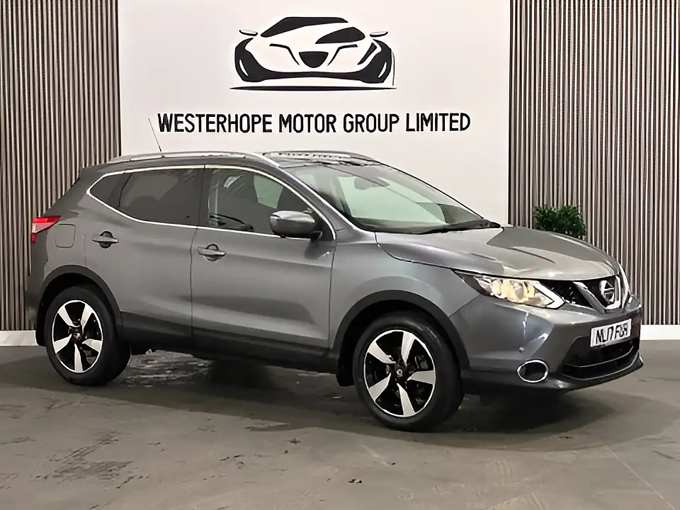 Used 2017 Nissan Qashqai N-Connecta Grey - Interior and Exterior details 4