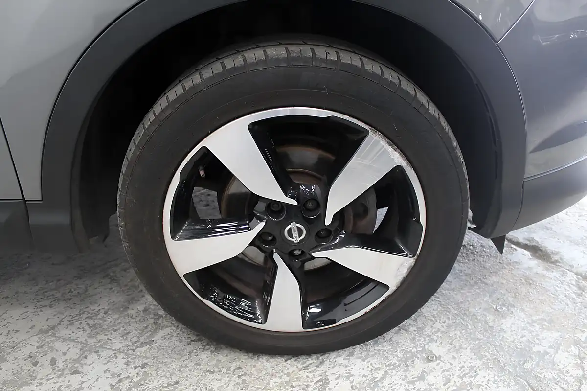 Used 2017 Nissan Qashqai N-Connecta Grey - Interior and Exterior details 19
